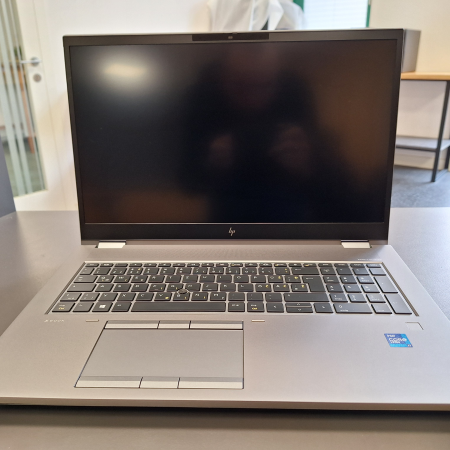 Prenosnik, HP Zbook Fury 17 G8 Mobile Workstation... ugodna cena / kvaliteta A-