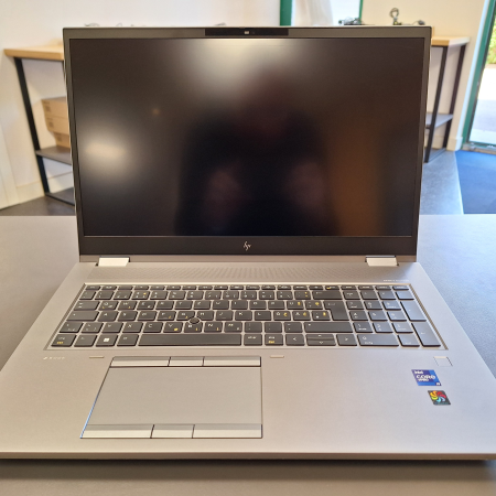 Prenosnik, HP Zbook Fury 17 G8 Mobile Workstation... ugodna cena / kvaliteta A-
