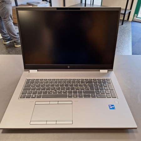 Prenosnik, HP Zbook Fury 17 G8 Mobile Workstation... ugodna cena / kvaliteta A-