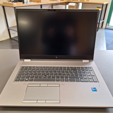 Prenosnik, HP Zbook Fury 17 G8 Mobile Workstation... ugodna cena / kvaliteta A-