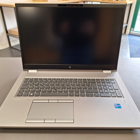Prenosnik, HP Zbook Fury 17 G8 Mobile Workstation... ugodna cena / kvaliteta A-