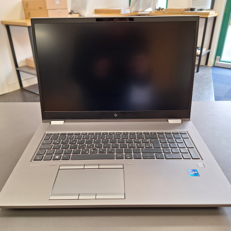 Prenosnik, HP Zbook Fury 17 G8 Mobile Workstation... ugodna cena / kvaliteta A-