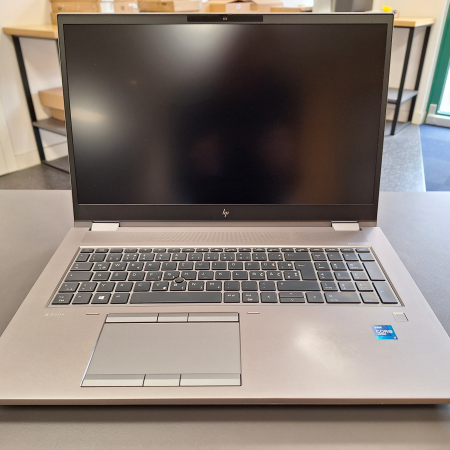 Prenosnik, HP Zbook Fury 17 G8 Mobile Workstation... ugodna cena / kvaliteta A-